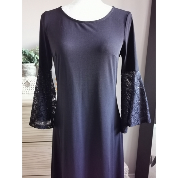 Beautiful Little Black Dress Size Small - Picture 2 of 8